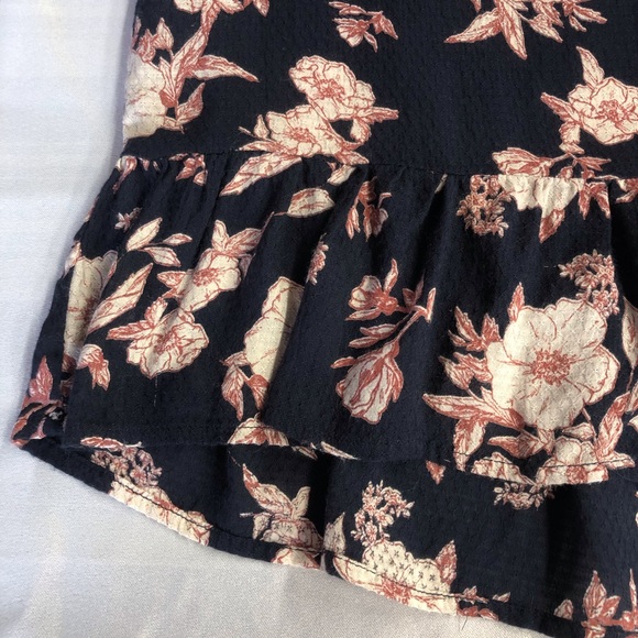 Jessica Simpson Navy Floral Popover Top - Picture 9 of 16